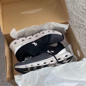 Men’s black On cloudrunner